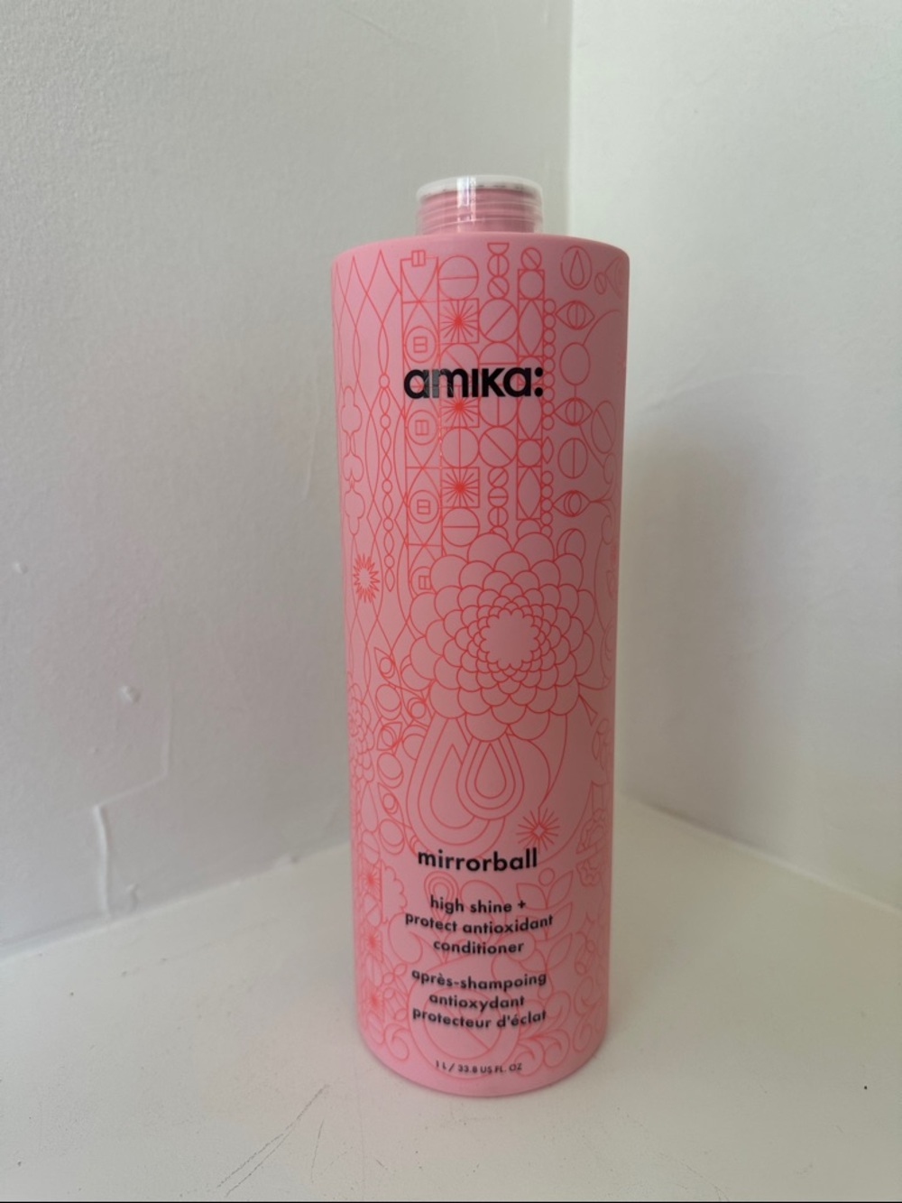 amika Mirrorball High Shine Conditioner
